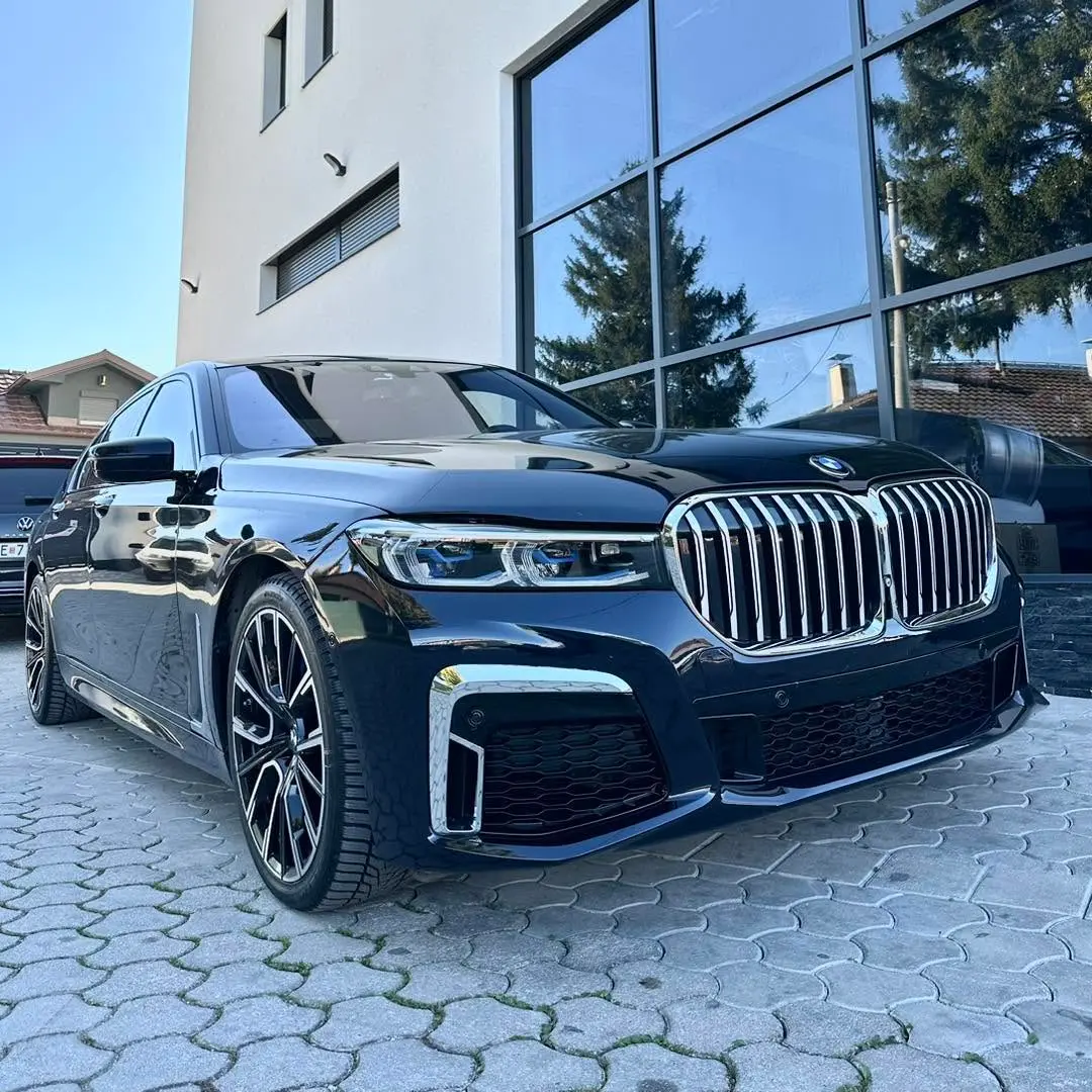 BMW 7 Series G11 front end after G12 Facelift style conversion