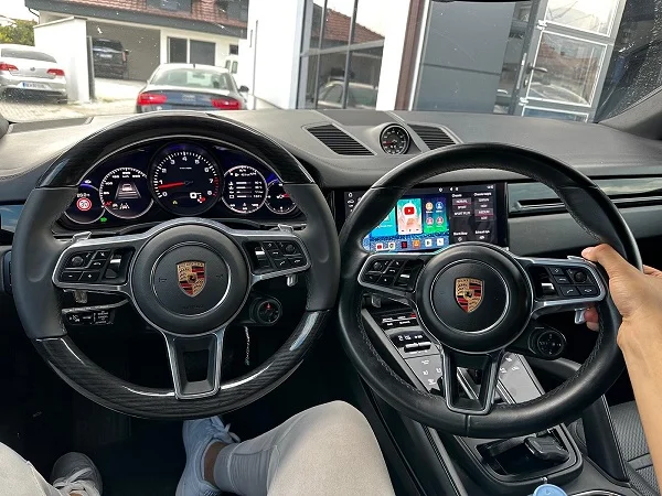 Porsche Macan 2021 with carbon fiber steering wheel upgrade