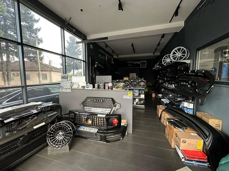 Onestop 22 automotive showroom