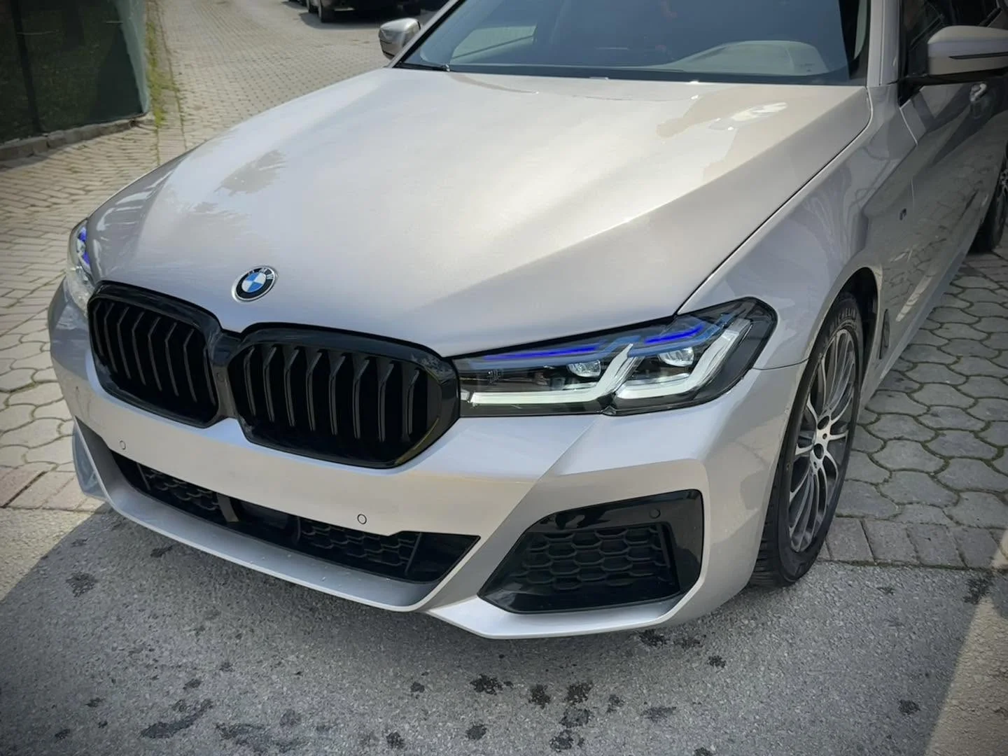 BMW G30 repaired body panels and facelift styling
