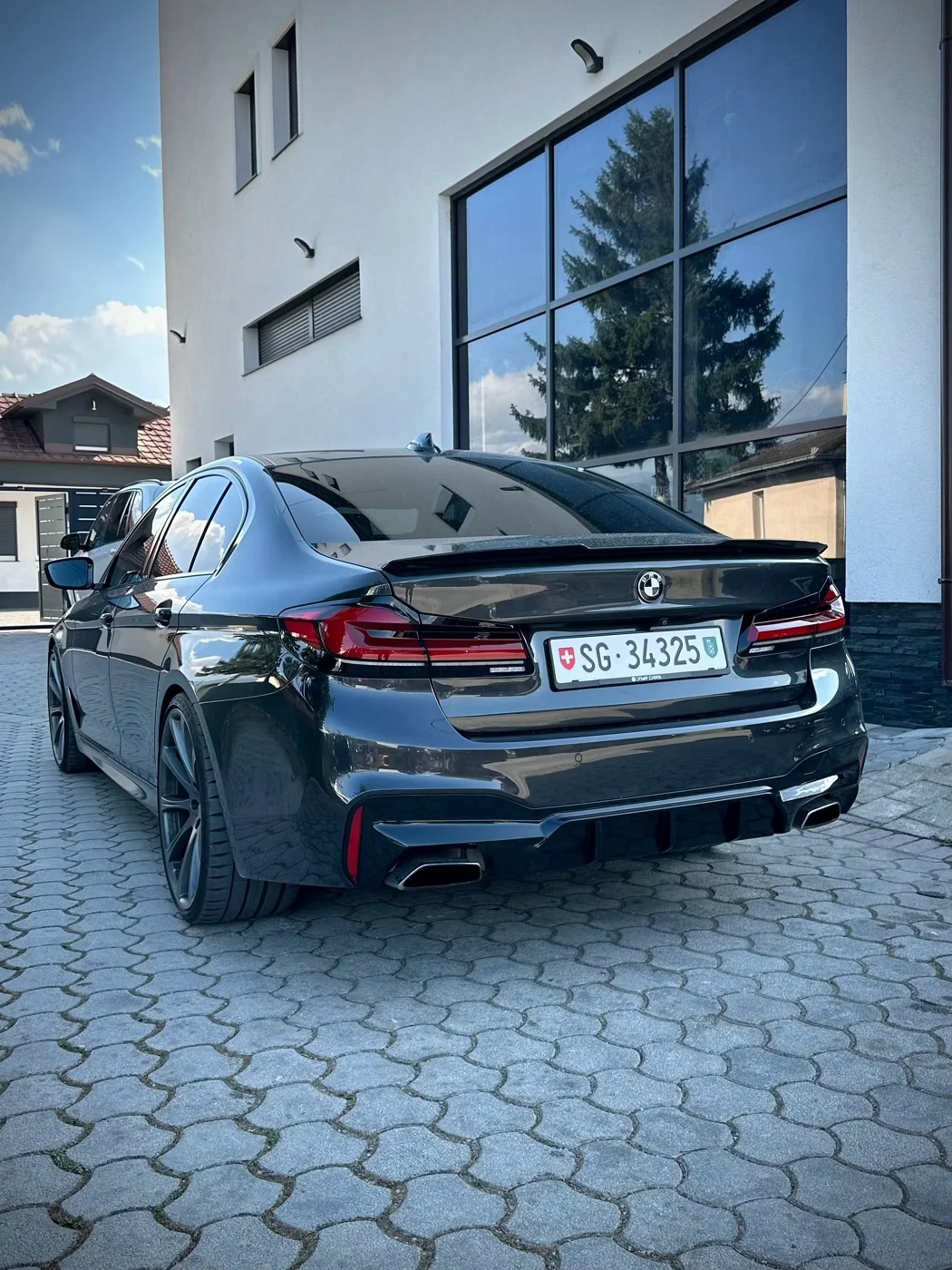 BMW G30 rear spoiler installation