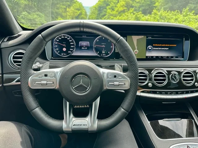 Mercedes-Benz S-Class W222 upgraded with AMG facelift steering wheel