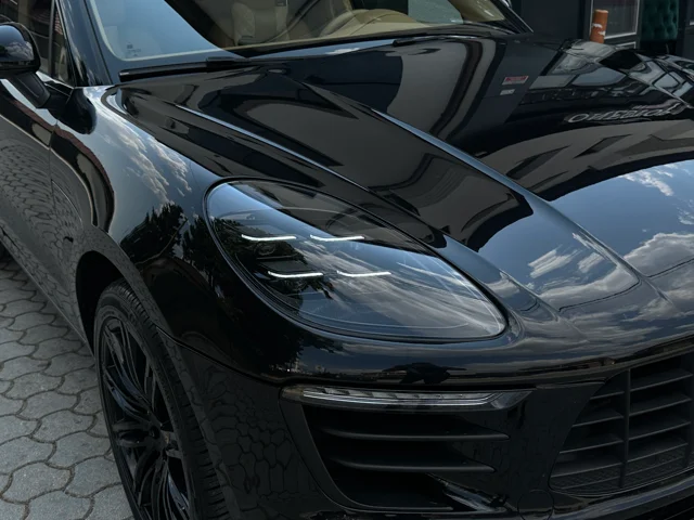 Porsche Macan 2015 upgraded with Matrix Look 2024+ LED headlights