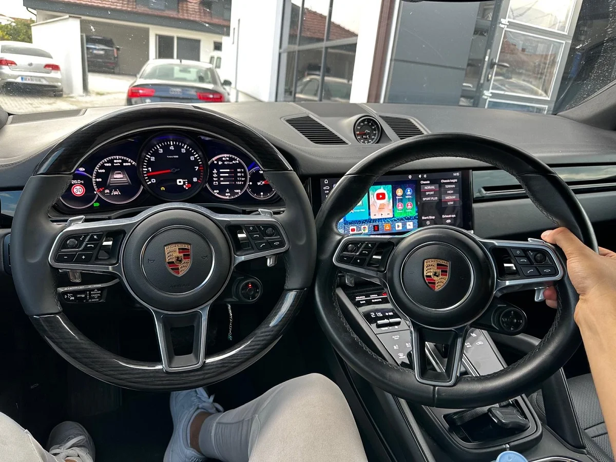 Porsche Macan 2021 with carbon fiber steering wheel